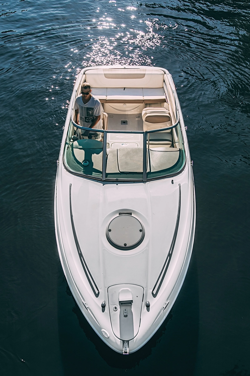 Катер Moulin Rouge image- 4